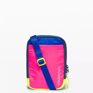 lululemon athletica easy access bag